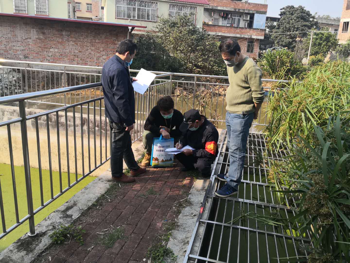 深入乡村污水处理站检查指导工作